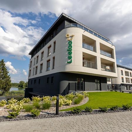 Leeloo Aparthotel Czluchow Bagian luar foto