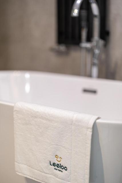 Leeloo Aparthotel Czluchow Bagian luar foto